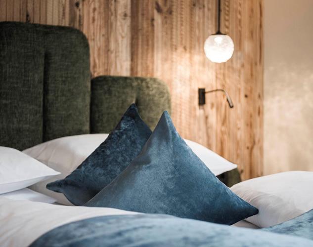 Bed - Double Room Dolomiten