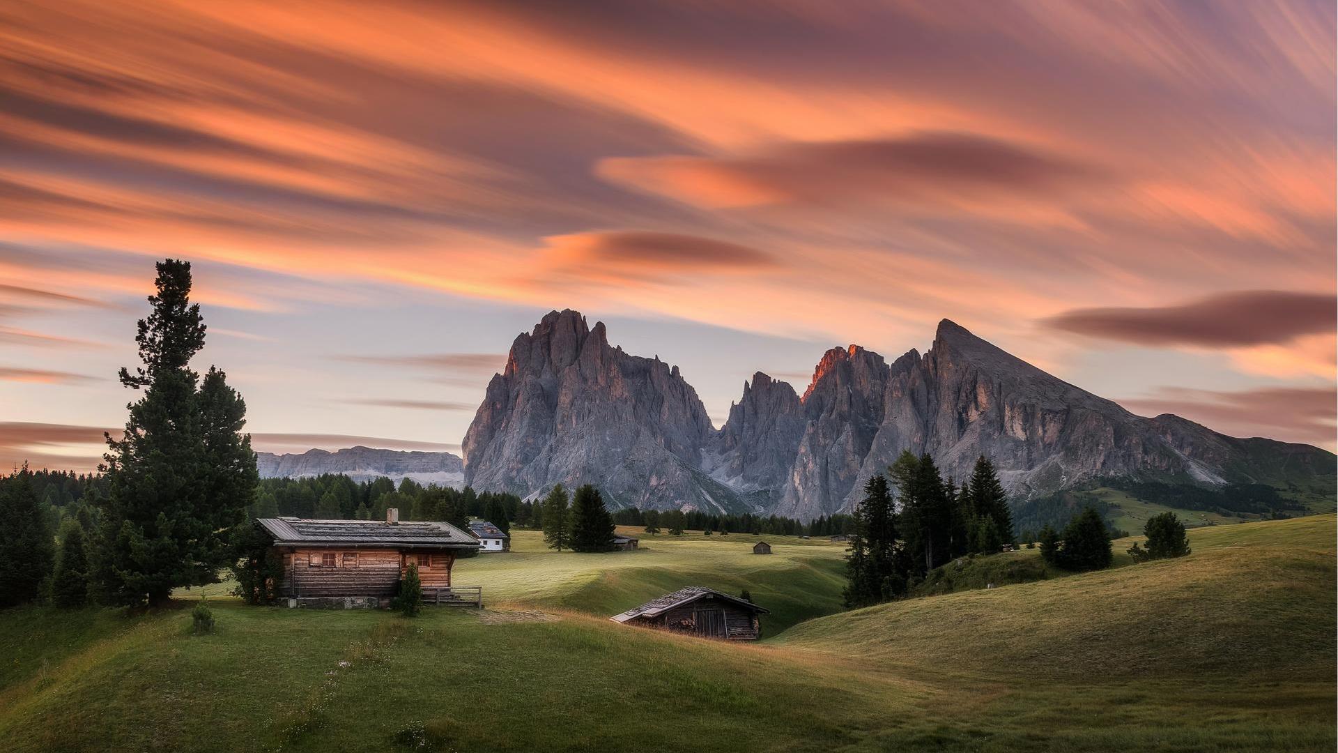 Cielo rosso sull'Alpe di Siusi