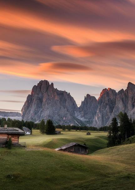 Cielo rosso sull'Alpe di Siusi