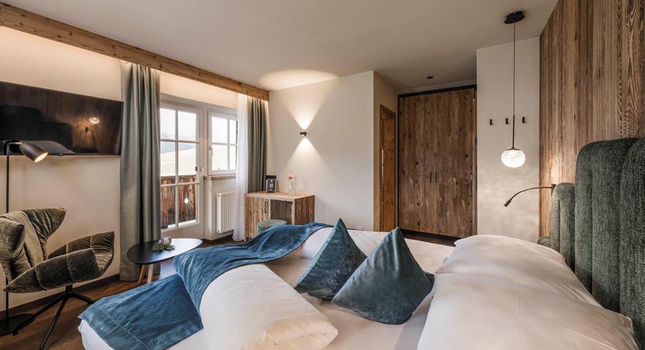 Double Room Dolomiten with South-Facing Balcony