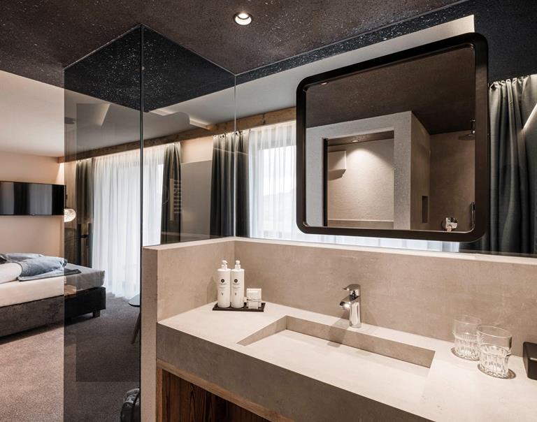 Suite Dolomiten with Bathroom